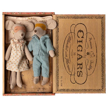 Mum & dad mice in cigar box - Maileg
